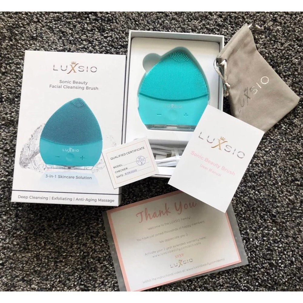 Sonic Facial Cleansing Brush